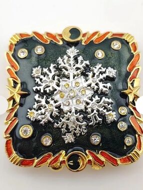 Vintage Bob Mackie "Masquerade" Snowflake Compact – Celestial Moon Detail –